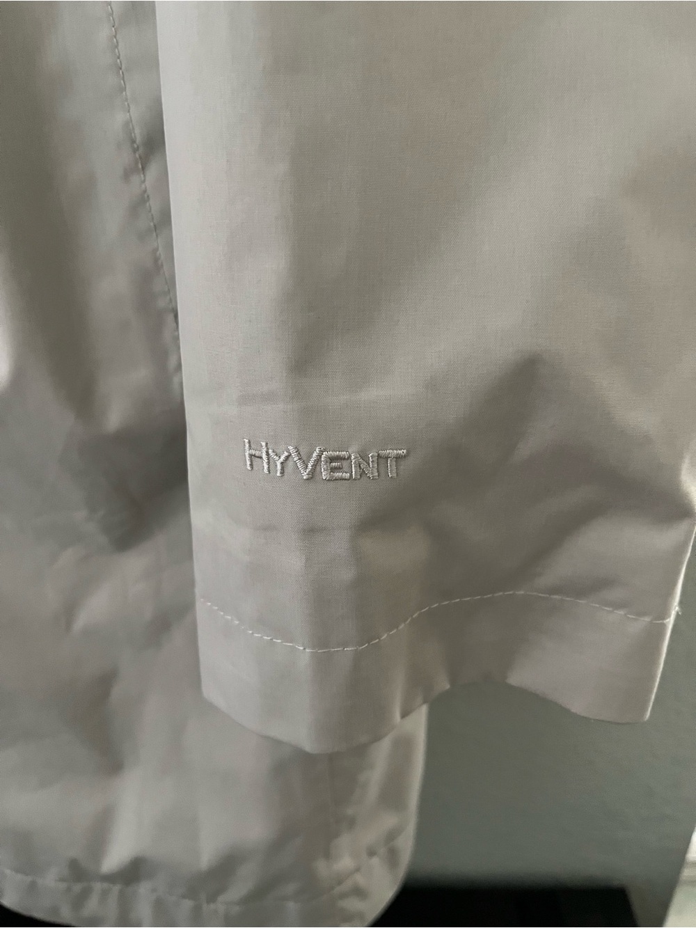 The North Face Women’s Hyvent Raincoat. - Picture 7 of 9